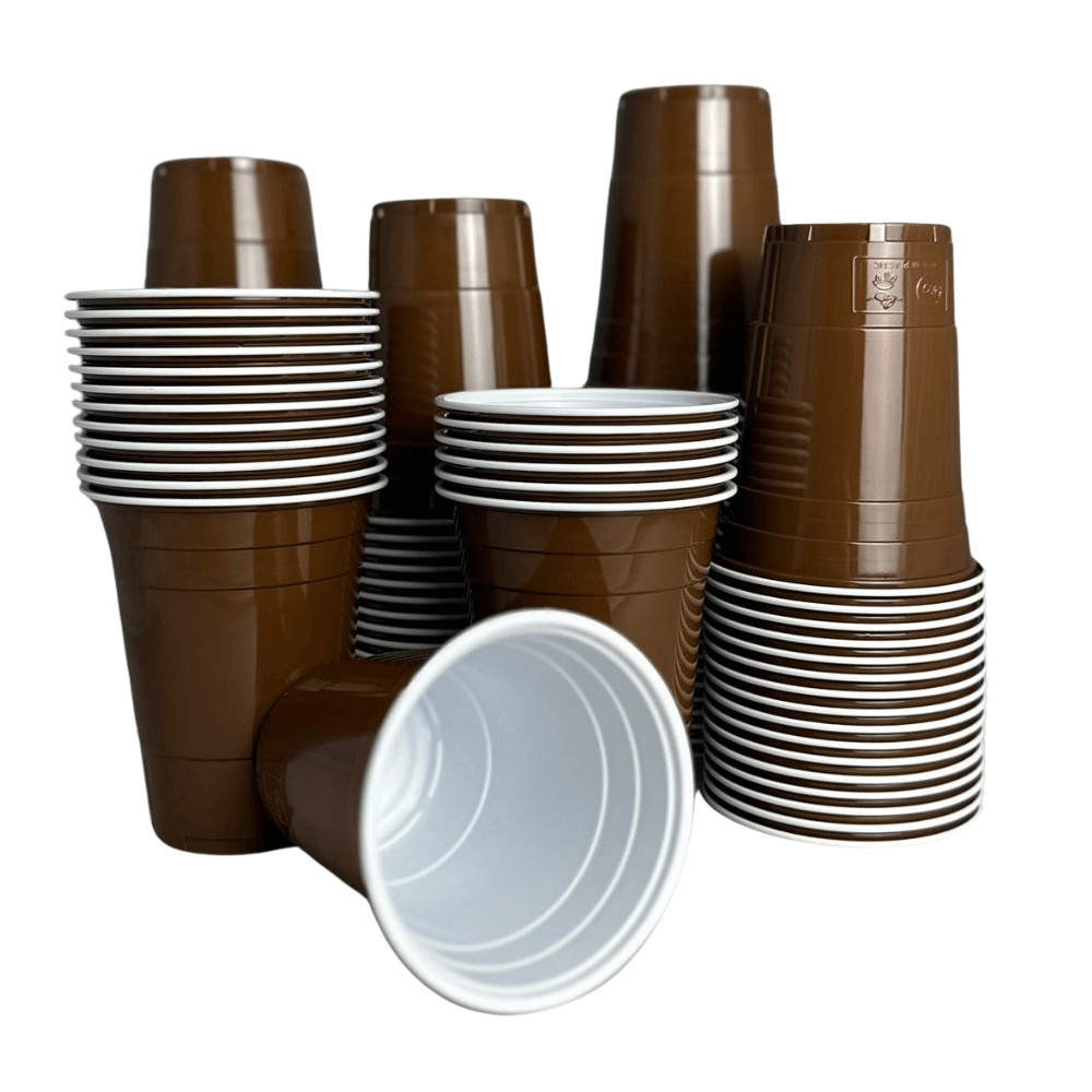Brown Cups - braune Plastikbecher