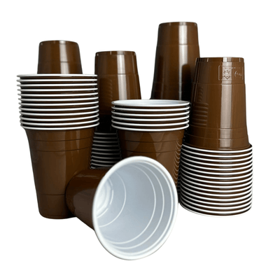 Brown Cups - braune Plastikbecher