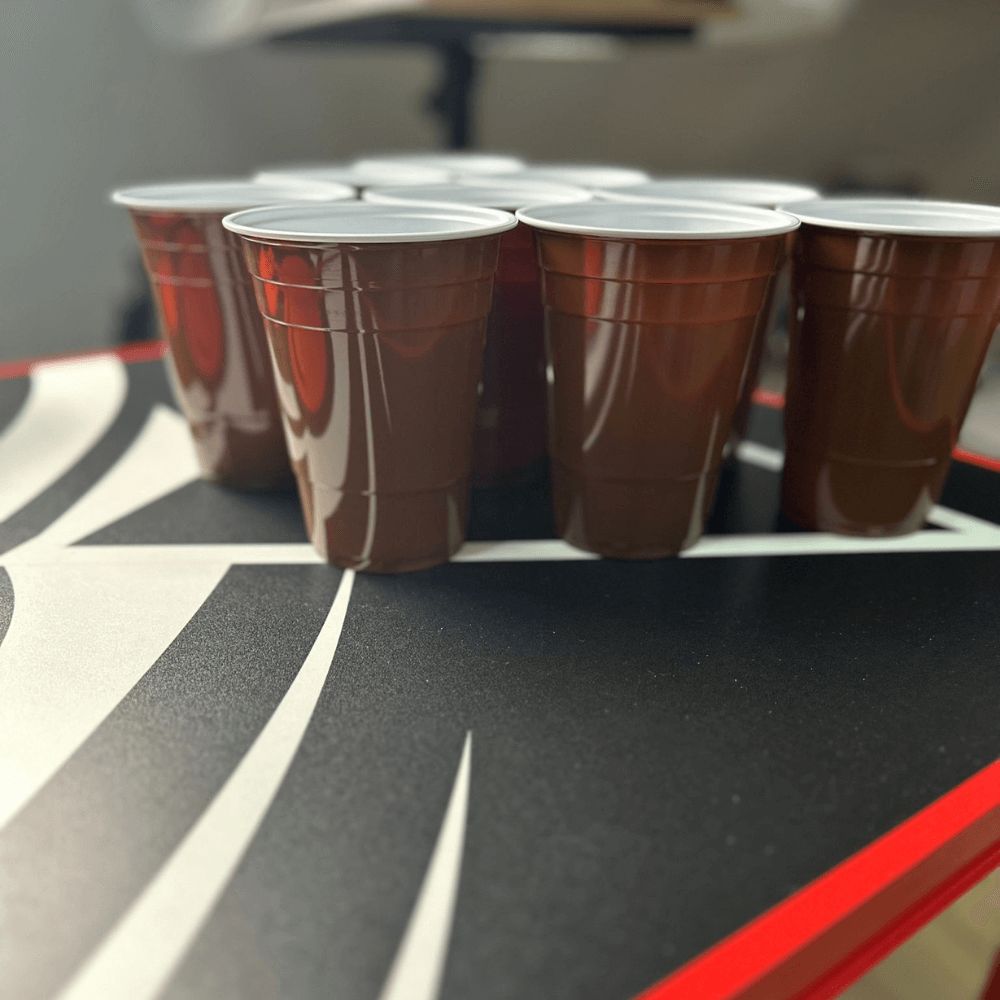 Brown Cups - braune Plastikbecher