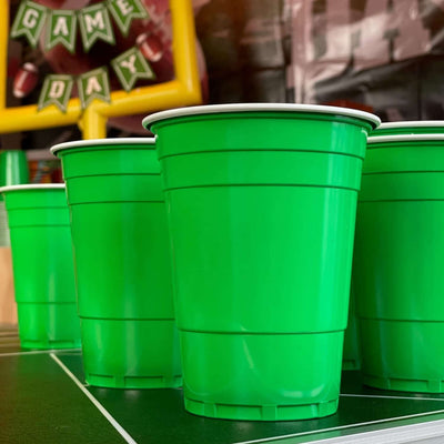 Green Cups - grüne Plastikbecher